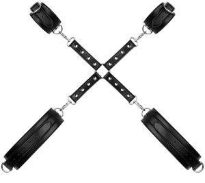 Bondage sady a postroje pro důkladné svázání: BDSM kříž s pouty na ruce a stehna Bedroom Fantasies